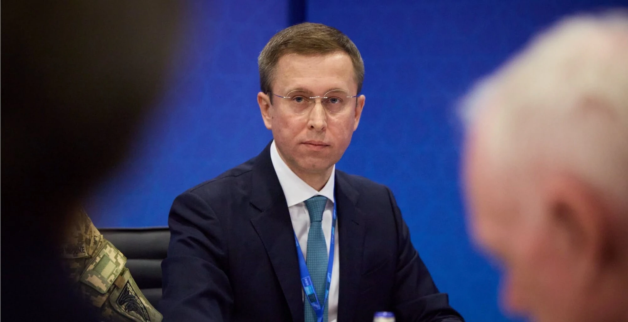 Сенс Банк: прем’єр Корецький повідомив про відсторонення Гладищенка і ініціативу щодо голови правління