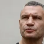 Мер Києва Віталій Кличко під час спілкування з журналістами щодо підготовки міста до опалювального сезону 2026-2027.