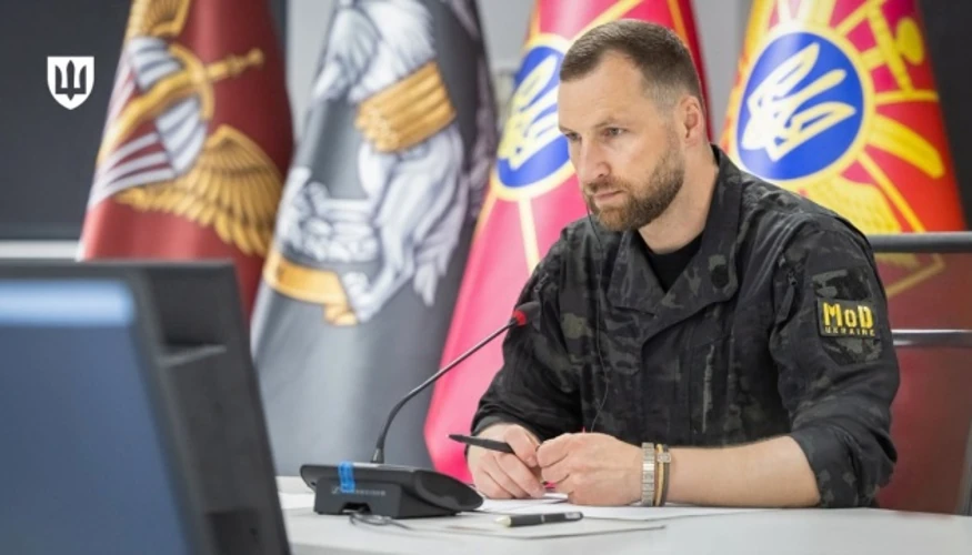 Міноборони пояснило правовий статус нового міністра Євгенія Хмари
