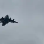 Військово-транспортний літак ВПС США Boeing C-17 Globemaster III у московському аеропорту Внуково