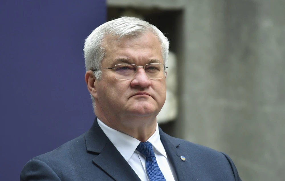 У Києві назвали ганебним виключення Усманова і Фрідмана з санкцій ЄС