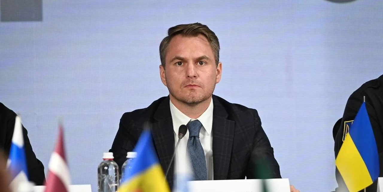 Генпрокурор Кравченко виїхав за кордон і повідомив про відрядження
