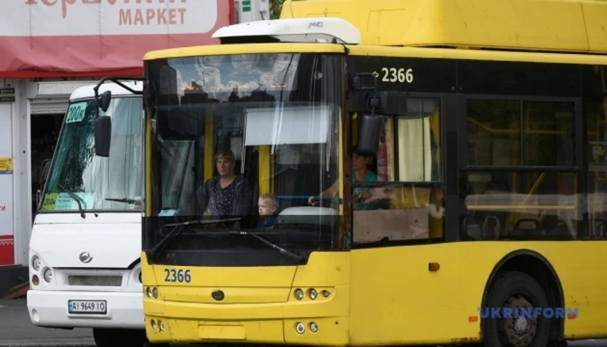 Нові автобусні маршрути Києва: дати, цифри та схема роботи метро