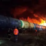 З рейок зійшли 39 вагонів вантажного потяга, горіли сім залізничних цистерн