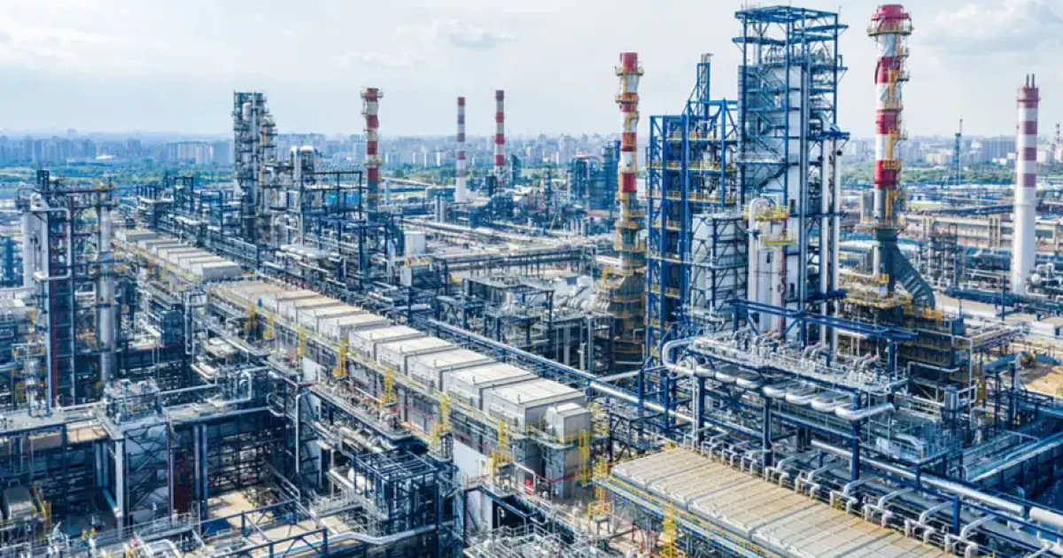 Установка первинної переробки нафти CDU-6 на території Рязанського НПЗ після атаки дронів